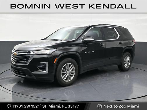 Mosaic Black Metallic 2023 Chevrolet Traverse LT Cloth