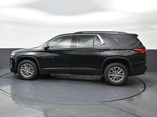 Mosaic Black Metallic 2023 Chevrolet Traverse LT Cloth