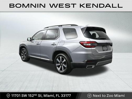 2023 Honda Pilot Touring 8-Passenger