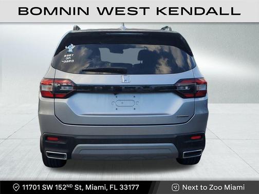 2023 Honda Pilot Touring 8-Passenger