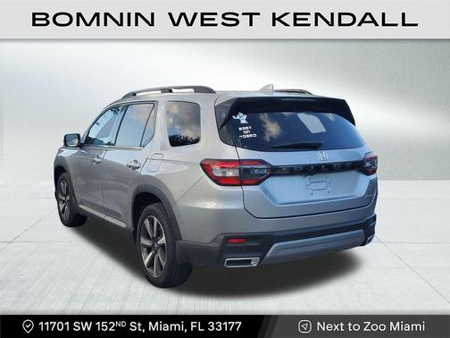 2023 Honda Pilot Touring 8-Passenger