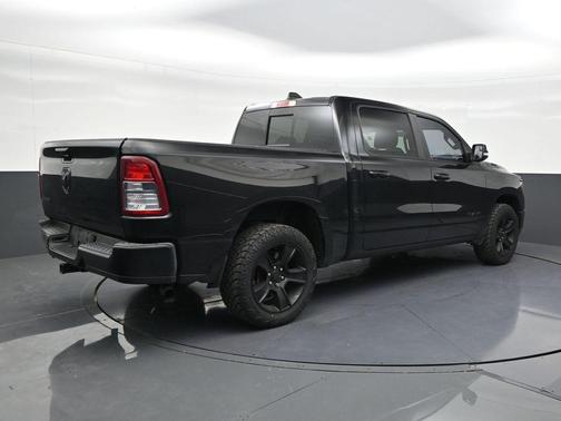 Diamond Black Crystal Pearlcoat 2022 RAM 1500 Big Horn/Lone Star