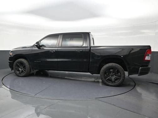 Diamond Black Crystal Pearlcoat 2022 RAM 1500 Big Horn/Lone Star