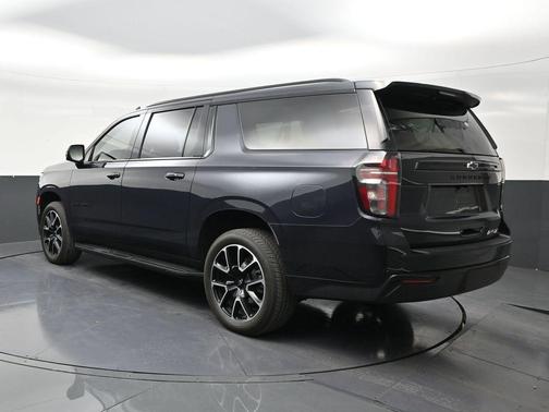 Dark Ash Metallic 2024 Chevrolet Suburban RST