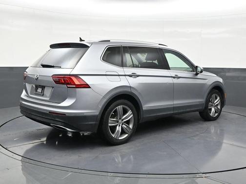 Silver Metallic 2021 Volkswagen Tiguan 2.0T SEL
