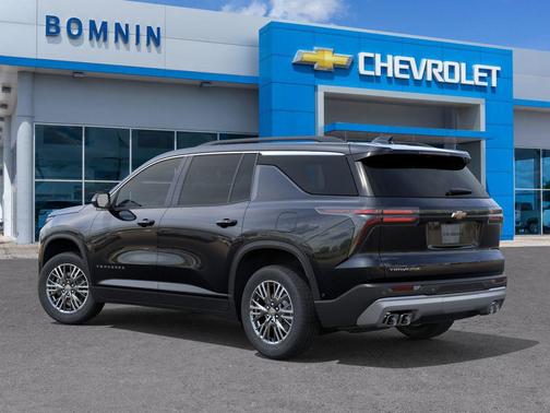 Mosaic Black Metallic 2026 Chevrolet Traverse LT