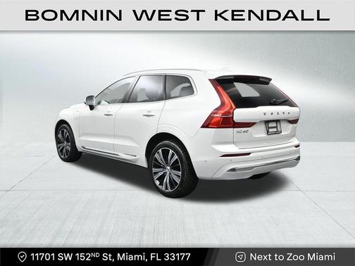 2023 Volvo XC60 Recharge Plug-In Hybrid T8 Plus Bright Theme