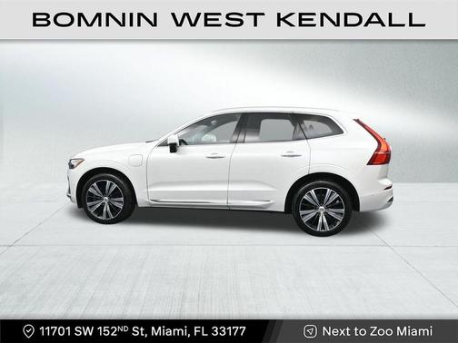 2023 Volvo XC60 Recharge Plug-In Hybrid T8 Plus Bright Theme