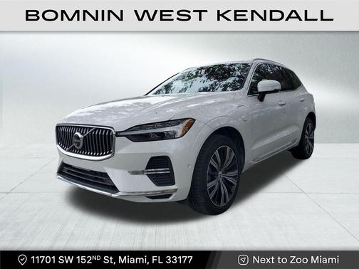 2023 Volvo XC60 Recharge Plug-In Hybrid T8 Plus Bright Theme