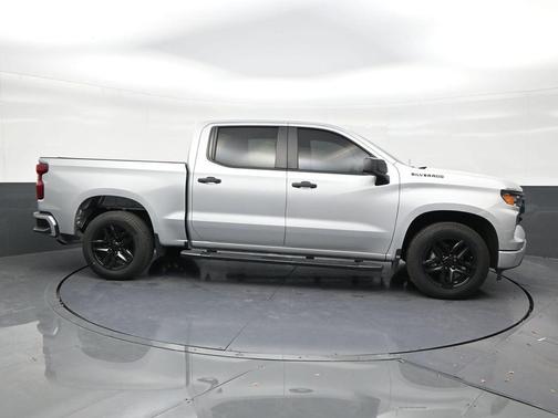Silver Ice Metallic 2022 Chevrolet Silverado 1500 Custom
