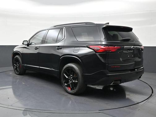 Mosaic Black Metallic 2023 Chevrolet Traverse Premier