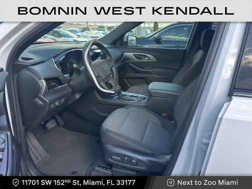 2022 Chevrolet Traverse LT Cloth