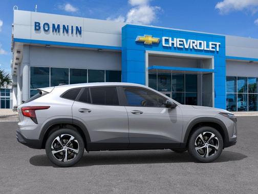 Sterling Gray Metallic 2026 Chevrolet Trax FWD 1RS