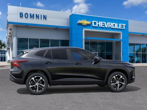 Mosaic Black Metallic 2026 Chevrolet Trax FWD 1RS