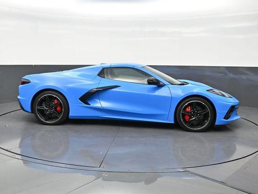 Rapid Blue 2025 Chevrolet Corvette Stingray w/2LT