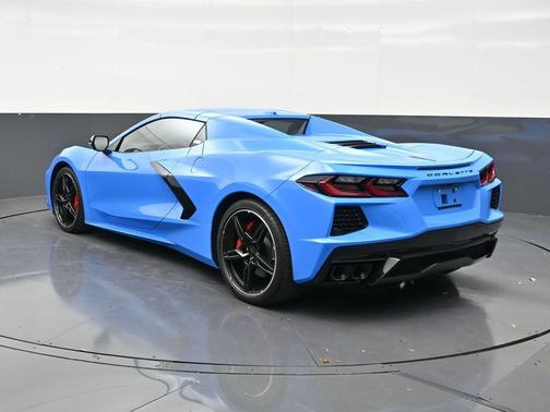 Rapid Blue 2025 Chevrolet Corvette Stingray w/2LT
