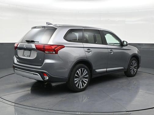 2020 Mitsubishi Outlander SE