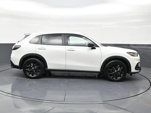 Platinum White Pearl 2025 Honda HR-V 2WD Sport