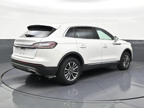 Pristine White Metallic Tri-Coat 2023 Lincoln Nautilus Reserve