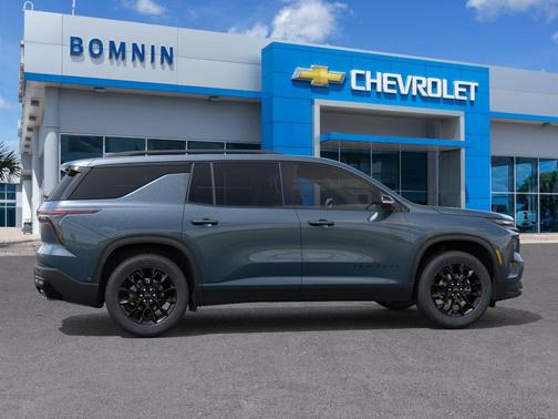 Lakeshore Blue Metallic 2026 Chevrolet Traverse LT