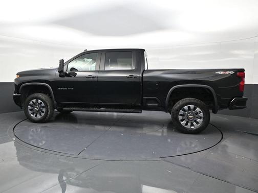 Black 2025 Chevrolet Silverado 2500 Custom