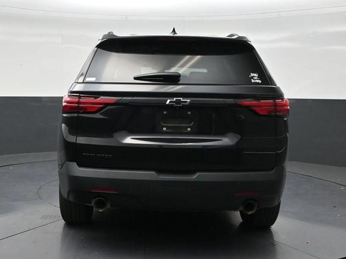 Mosaic Black Metallic 2023 Chevrolet Traverse LS
