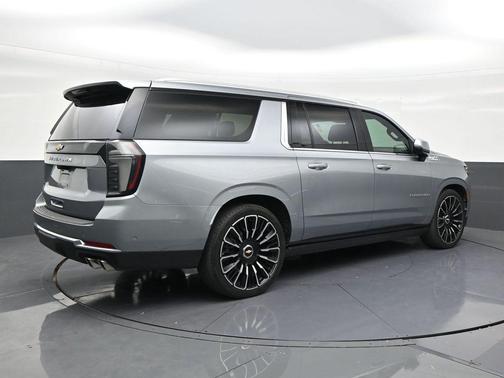 Sterling Gray Metallic 2025 Chevrolet Suburban 4WD High Country
