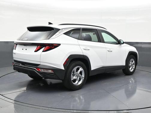 White Pearl 2024 Hyundai TUCSON SEL
