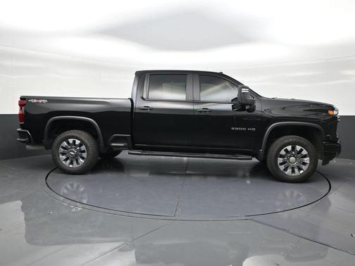 Black 2025 Chevrolet Silverado 2500 Custom