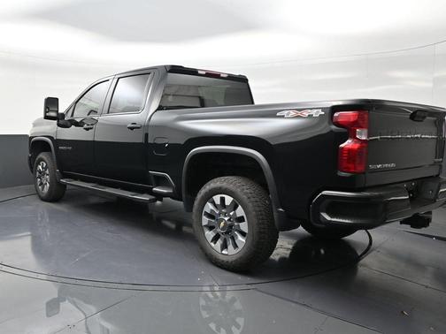 Black 2025 Chevrolet Silverado 2500 Custom