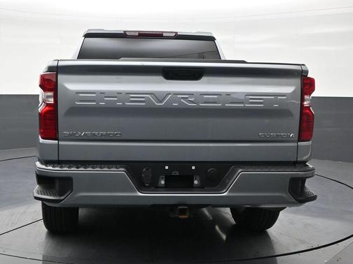 Sterling Gray Metallic 2024 Chevrolet Silverado 1500 Custom