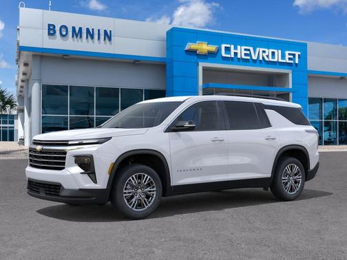 Summit White 2026 Chevrolet Traverse LT