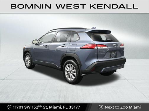 2024 Toyota Corolla Cross LE