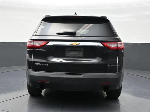 Mosaic Black Metallic 2020 Chevrolet Traverse LS
