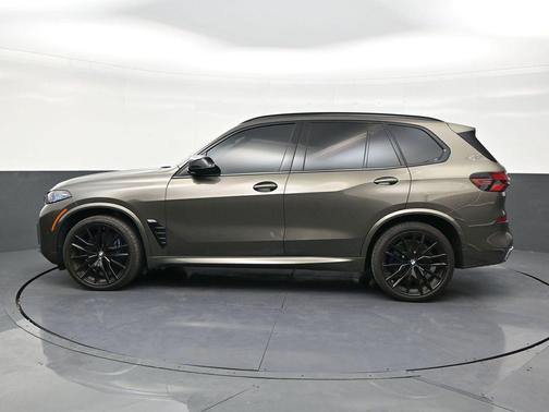 2025 BMW X5 M60i