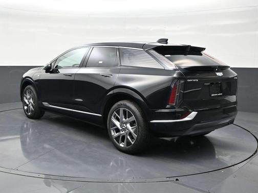 2025 Cadillac OPTIQ Luxury 1 AWD