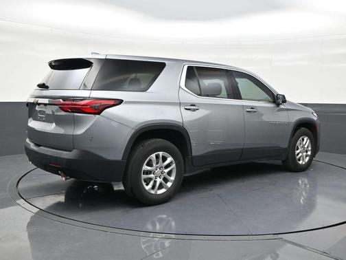 Sterling Gray Metallic 2023 Chevrolet Traverse LS