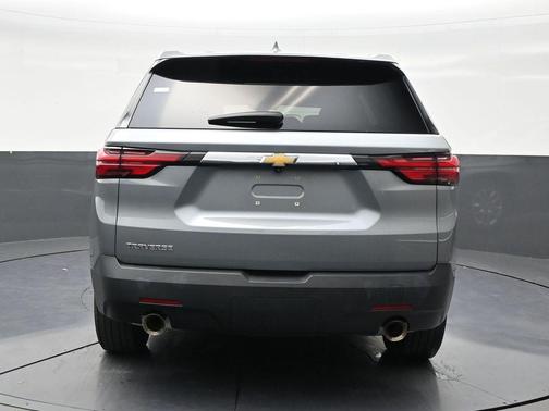Sterling Gray Metallic 2023 Chevrolet Traverse LS