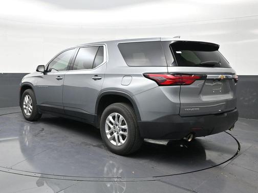 Sterling Gray Metallic 2023 Chevrolet Traverse LS