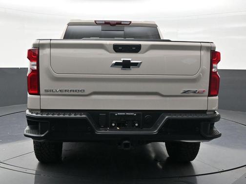 White Sands 2026 Chevrolet Silverado 1500 ZR2