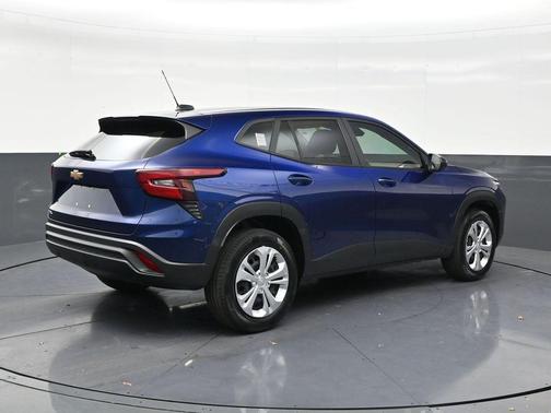Blue Glow Metallic 2024 Chevrolet Trax LS