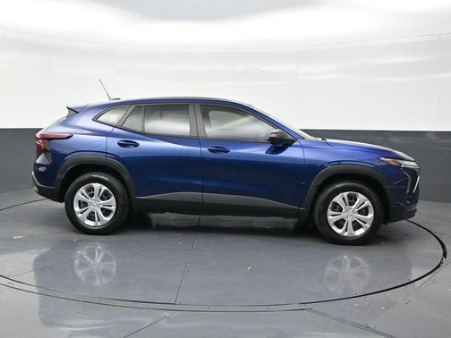 Blue Glow Metallic 2024 Chevrolet Trax LS