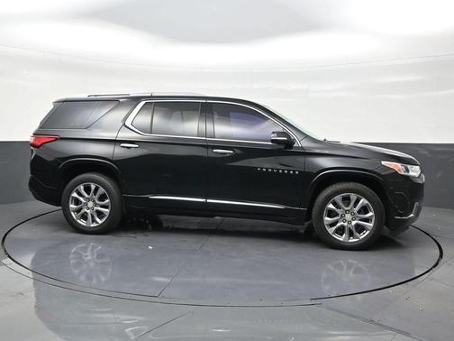 Mosaic Black Metallic 2019 Chevrolet Traverse Premier