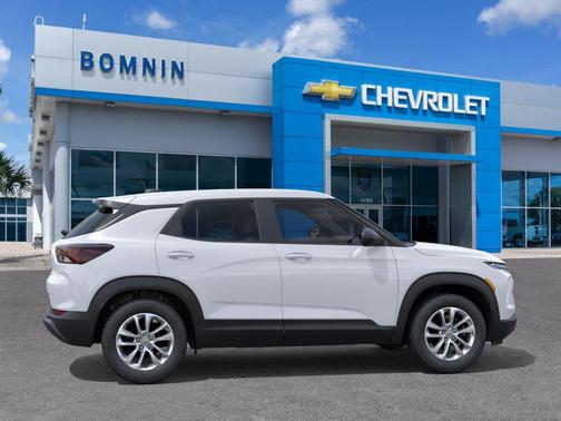 Summit White 2026 Chevrolet Trailblazer LS