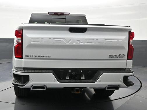 Iridescent Pearl Tricoat 2023 Chevrolet Silverado 1500 High Country