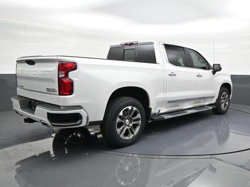Iridescent Pearl Tricoat 2023 Chevrolet Silverado 1500 High Country