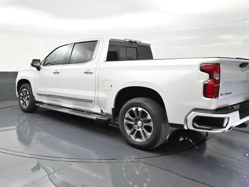 Iridescent Pearl Tricoat 2023 Chevrolet Silverado 1500 High Country