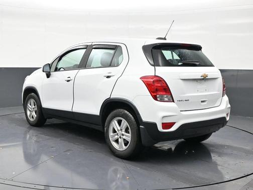 Summit White 2021 Chevrolet Trax LS