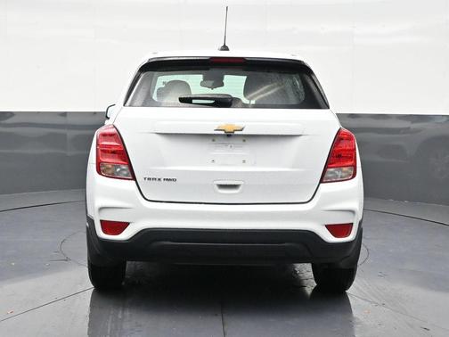 Summit White 2021 Chevrolet Trax LS