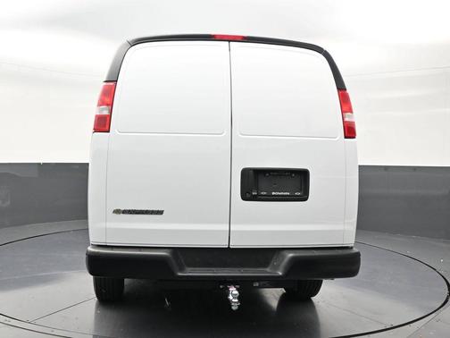 Summit White 2025 Chevrolet Express 2500 Work Van